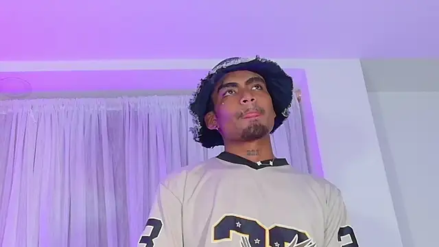 Rpoolrboy online show from April 18, 4:36 am