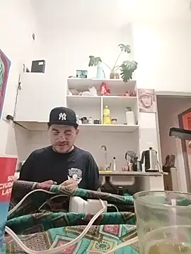 helloandi online show from April 1, 1:40 am