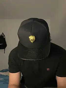 Maximuz1920 online show from March 9, 6:51 am