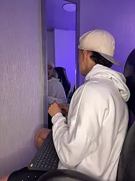 Dominik Souza online show from April 3, 8:38 pm