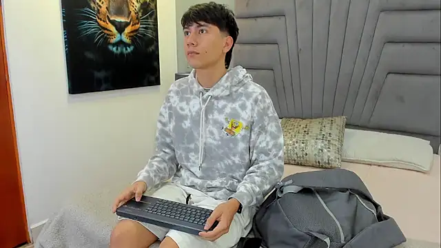 Raphael Nyon online show from February 25, 11:33 am