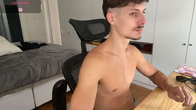 vitoraugustoxxx online show from February 2, 6:38 pm