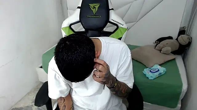 Black diamondd  online show from January 31, 7:45 pm