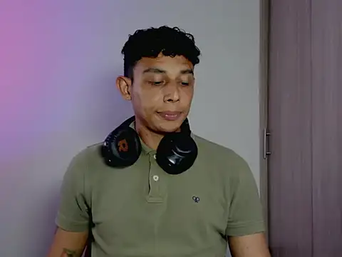 nilo2021 online show from May 27, 1:57 am