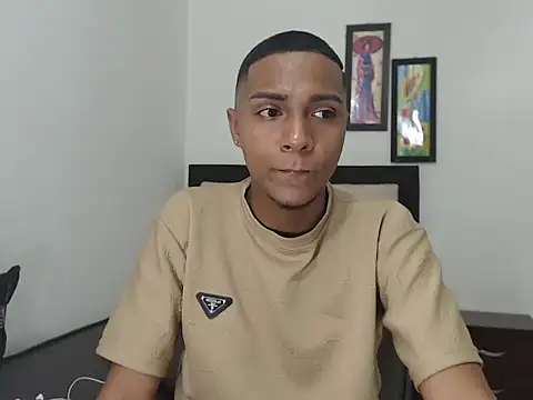 hotboyluxe online show from February 14, 2:39 am