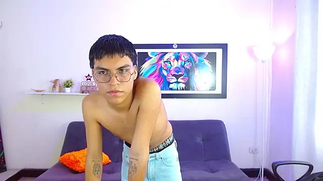 Maecum18 online show from March 17, 9:17 pm