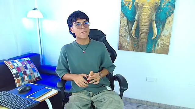 Maecum18 online show from July 16, 8:49 pm