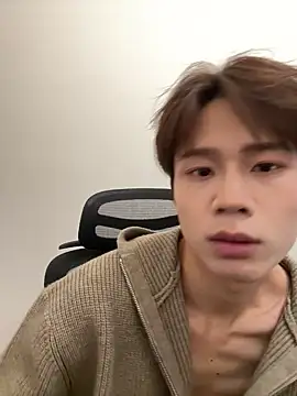 SM 004 online show from February 1, 9:19 am