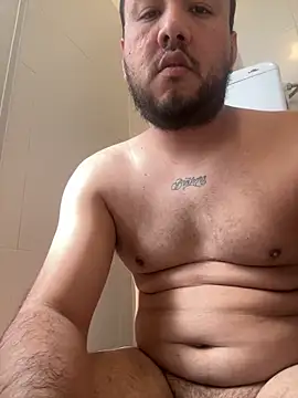 latinocalientehot online show from June 21, 2:44 pm