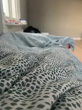 siisidjfjfjdj online show from February 7, 3:18 pm