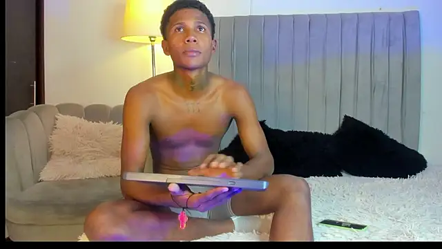 im oleiderr online show from February 1, 4:33 am