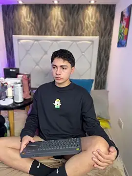 Samu Hott online show from February 10, 8:35 pm