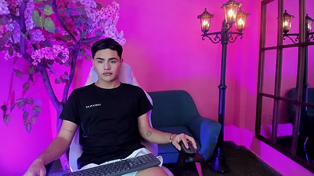 FemNoa online show from February 6, 12:13 pm