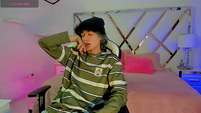 thanier 18 online show from April 4, 7:11 pm