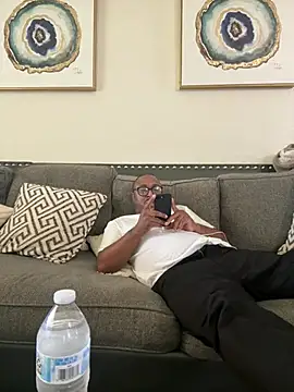 austincummings online show from May 8, 7:36 pm