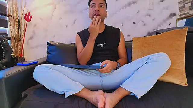 Max Hornye online show from March 20, 7:07 pm