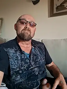 ldhurstII online show from February 15, 11:35 pm