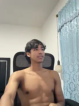 Pedestal diamant online show from February 28, 12:20 am