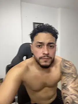 MattiaDupont online show from April 10, 11:34 pm