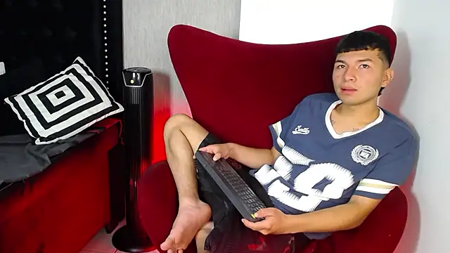 Liam Sean online show from March 1, 2:28 pm