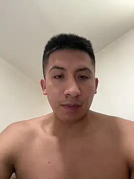 fer593que online show from February 5, 8:38 pm