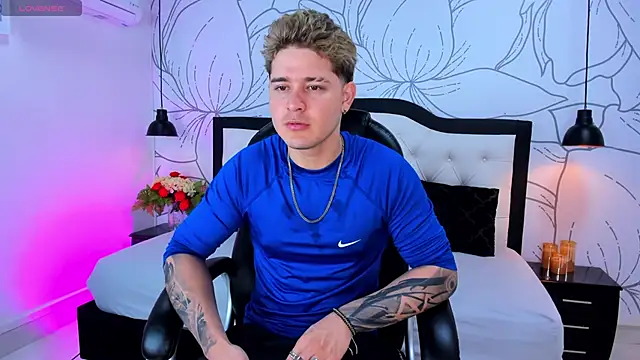 rayan linxx online show from March 14, 7:43 pm