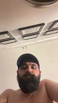 beerboy2222 online show from March 26, 6:45 pm