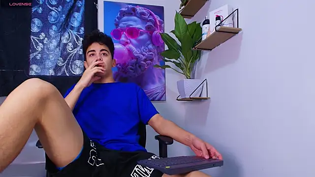 Gael moon  online show from February 16, 8:29 pm