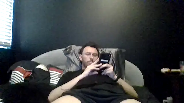 Tallhungandcloudy online show from May 17, 9:33 pm