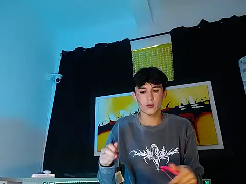 jullian ricci online show from March 20, 1:20 am