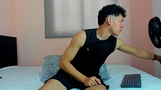 Muscle  Myke online show from February 25, 1:12 pm