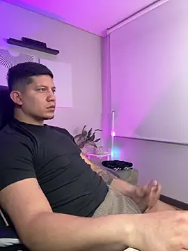  robertobaggioo online show from April 4, 1:52 pm