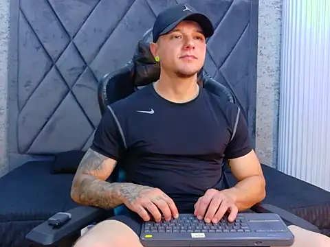 TYSONRICH1 online show from February 26, 9:16 pm