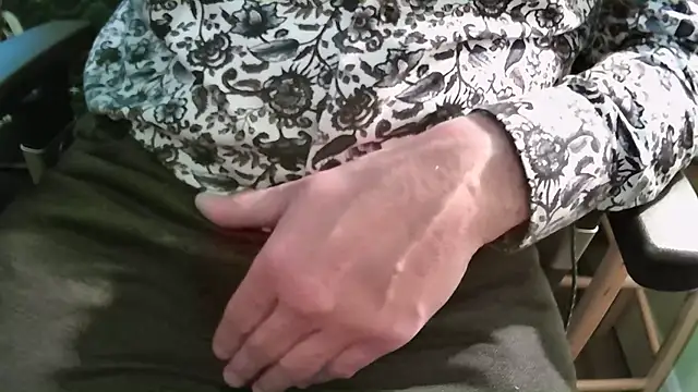 mecchaudquebecmod online show from April 9, 9:54 pm