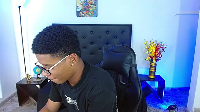 liiam3 online show from April 9, 9:10 pm