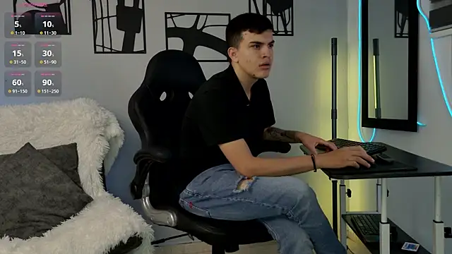 nico pelusa online show from April 9, 10:43 am