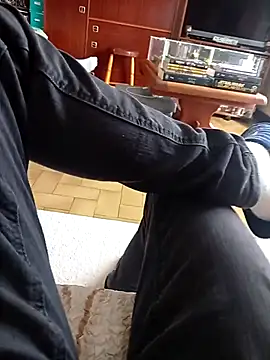 thom7246 online show from March 9, 1:05 pm