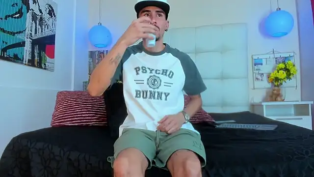 SharonTygaX online show from April 15, 10:04 am