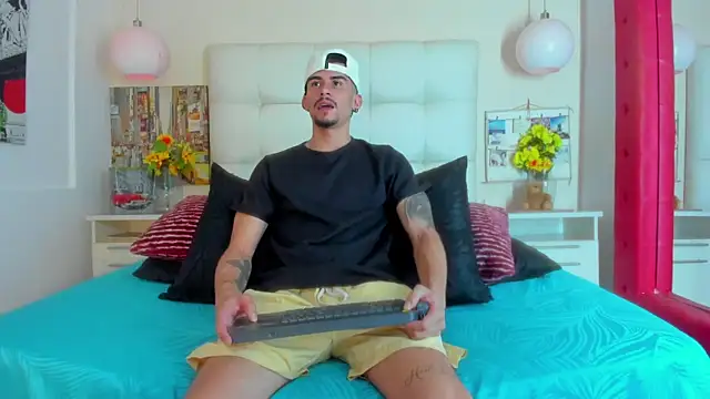 SharonTygaX online show from April 8, 11:24 pm