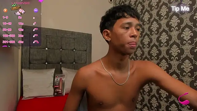 Little Twink19x online show from May 17, 7:43 pm