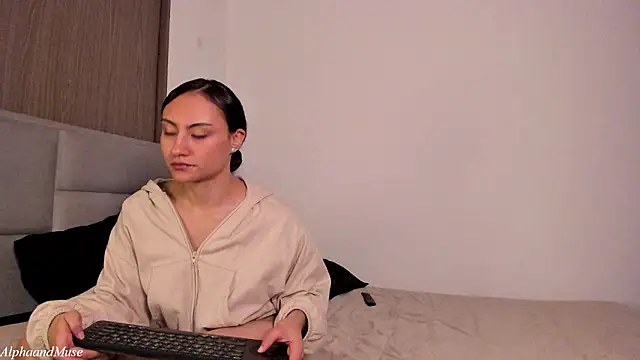 alphaandmuse online show from March 2, 6:14 am