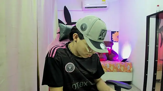 Bad bunnyy  online show from April 15, 1:22 pm