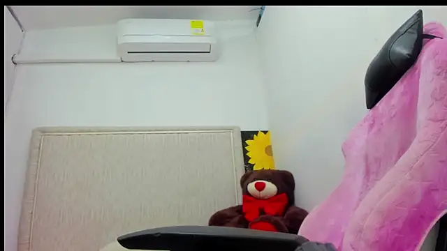 Bad bunnyy  online show from March 31, 5:14 pm