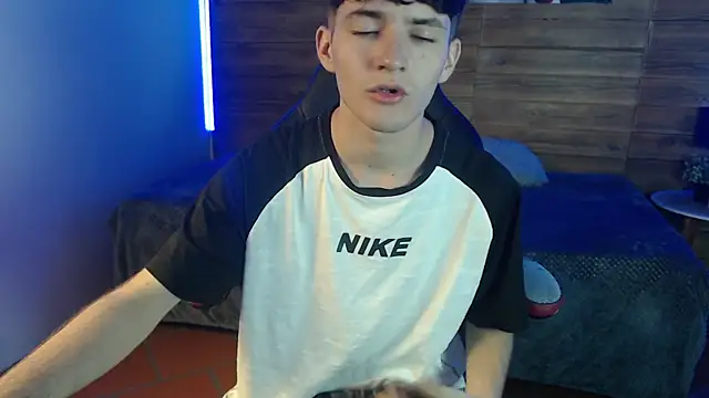 trevor mob online show from April 8, 7:55 pm