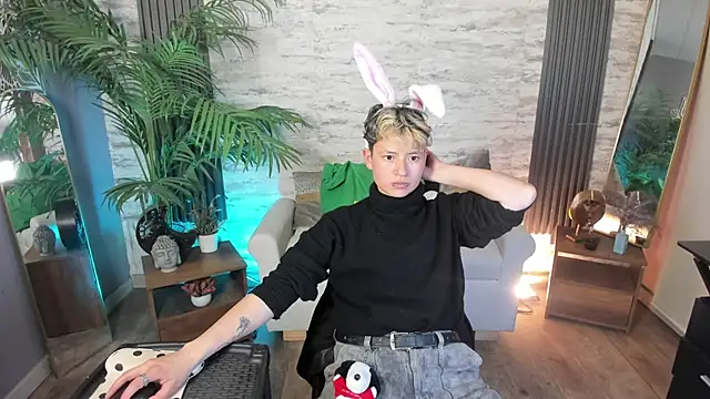 RedHood 1 online show from March 26, 5:11 am