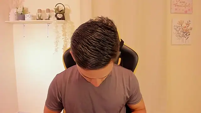 sexy andres01 online show from March 13, 11:33 pm