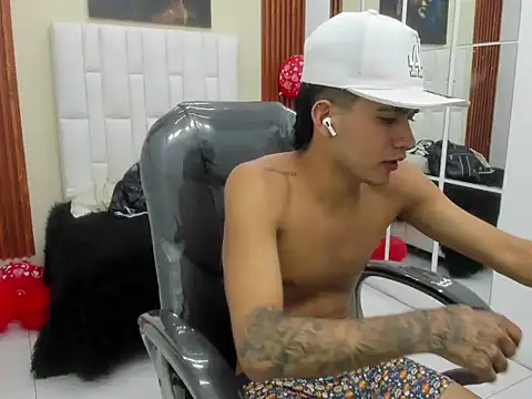 Thiago collinss online show from February 25, 11:06 pm