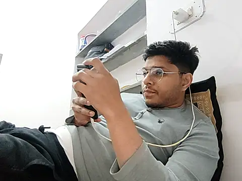 boyzyzy online show from February 26, 9:49 pm