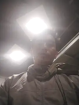 traiwe06 online show from March 12, 9:00 pm