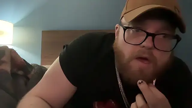 zeusontheloose1 online show from February 28, 4:11 am